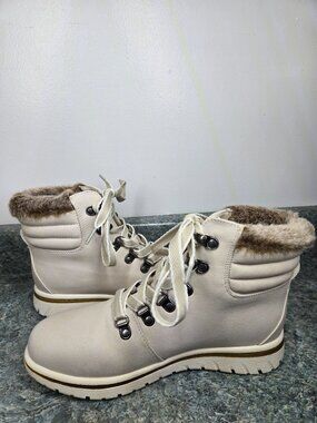 Women’s Ivory Ankle Boots Size 7.5 Casual Cream Boot Fall Fashion St. John’s Bay